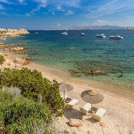 Cala Lunga لا ماداّلينا