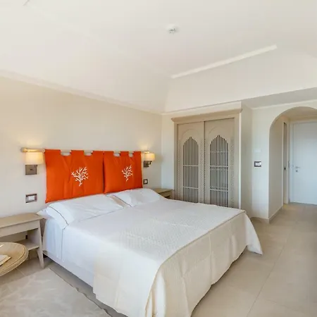فندق Cala Lunga 4*