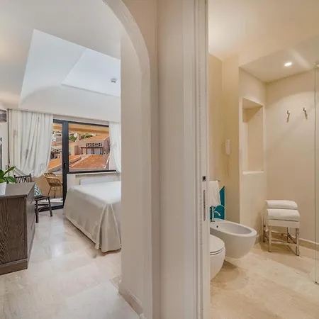 Cala Lunga Отель