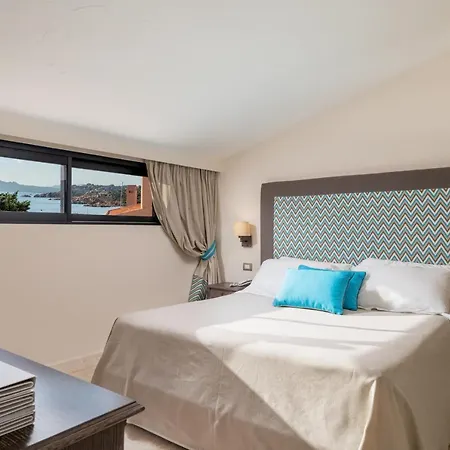 Cala Lunga 4* Ла-Маддалена