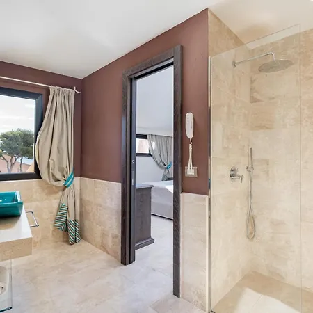 Cala Lunga Ла-Маддалена