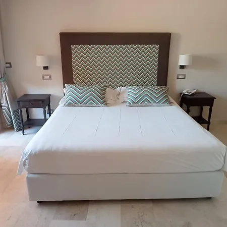 Cala Lunga Hotel 4*