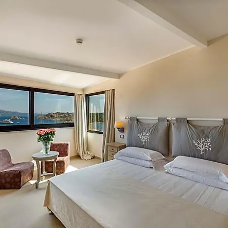 Cala Lunga Λα Μανταλένα