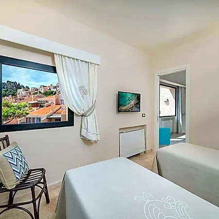 Hotel Cala Lunga 4*