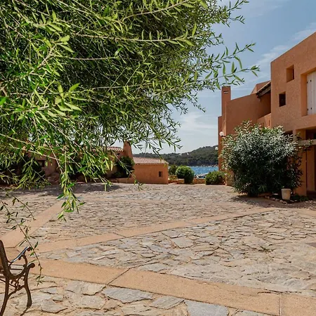 Ξενοδοχείο Cala Lunga 4*