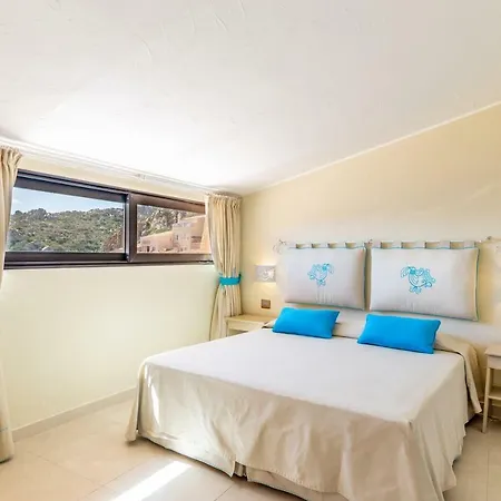 Cala Lunga Отель