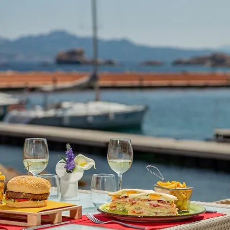 Отель Cala Lunga Ла-Маддалена