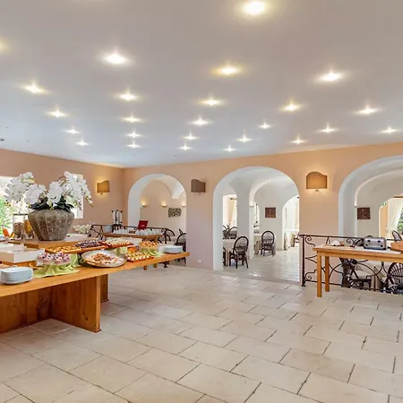 Hotel Cala Lunga 4*