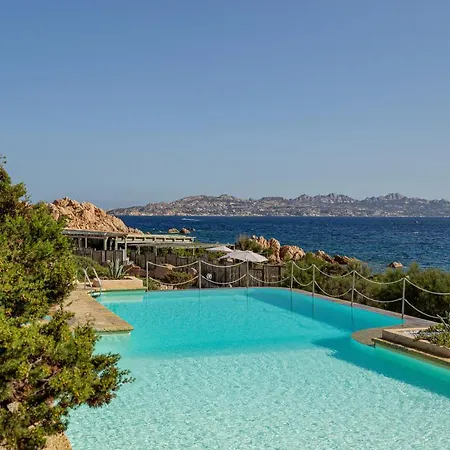 Cala Lunga 4* Ла-Маддалена