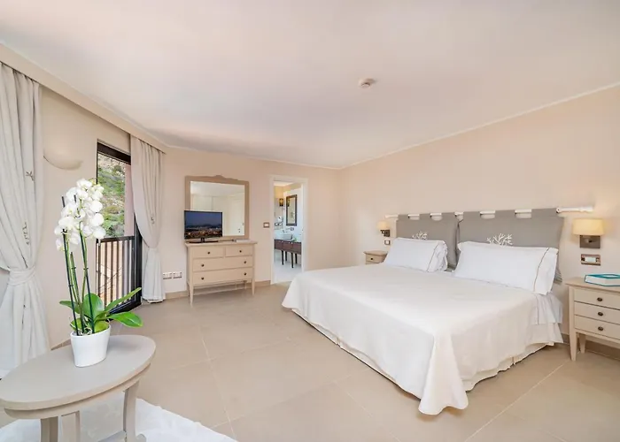 Cala Lunga Hotel La Maddalena (Sassari)