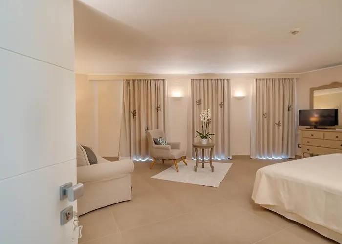 Hotell Cala Lunga 4*