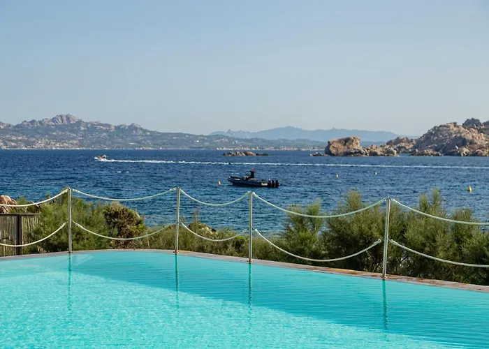 Cala Lunga Hotell 4*